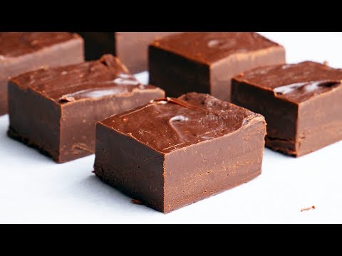 Only 2 Ingredient Chocolate Fudge Recipe (Perfect for gift giving)
